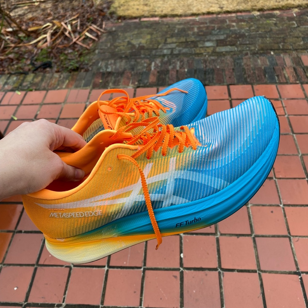 ASICS Metaspeed Edge Sz 11. Worn once. Husband did not like the feel.